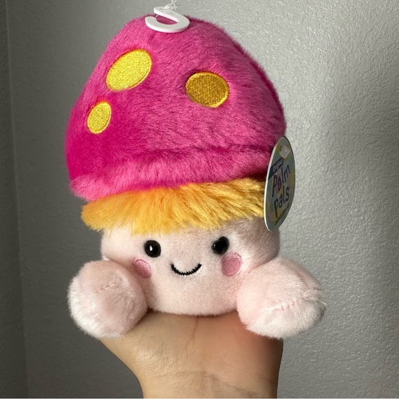 5” Palm Pal Favio Fluffy Mushroom 🍄 - Picture 2 of 5